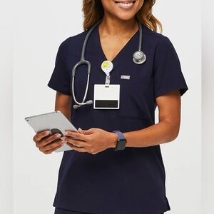 🎉NWT Figs Navy Catarina One-Pocket Scrub Top! Medium.